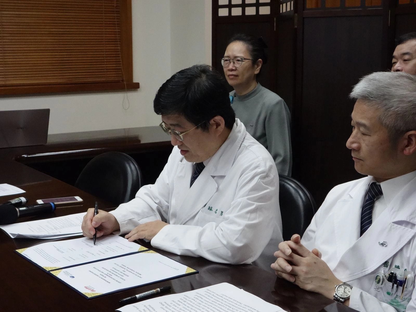 大林慈濟醫院林名男副院長指出，希望我們在照顧病人的同時，也能照顧地球的健康，達成2050淨零排放的目標。