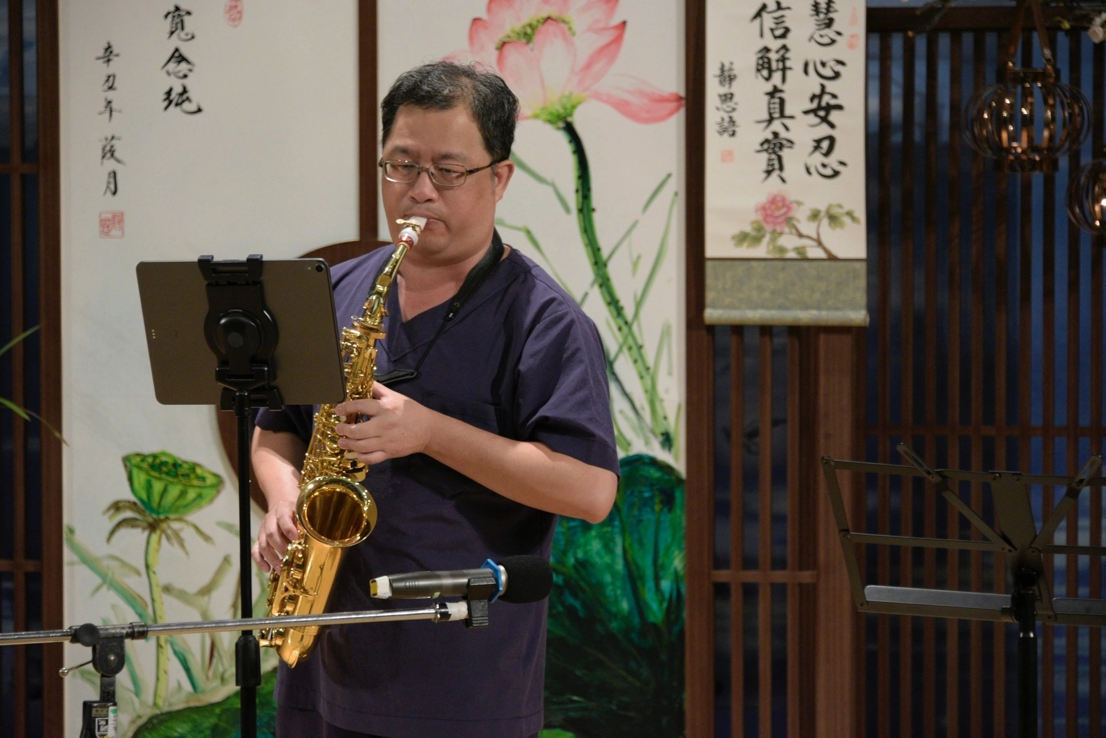 心臟內科陳吉賢醫師與「薩有其事」樂團帶來精彩的薩克斯風表演