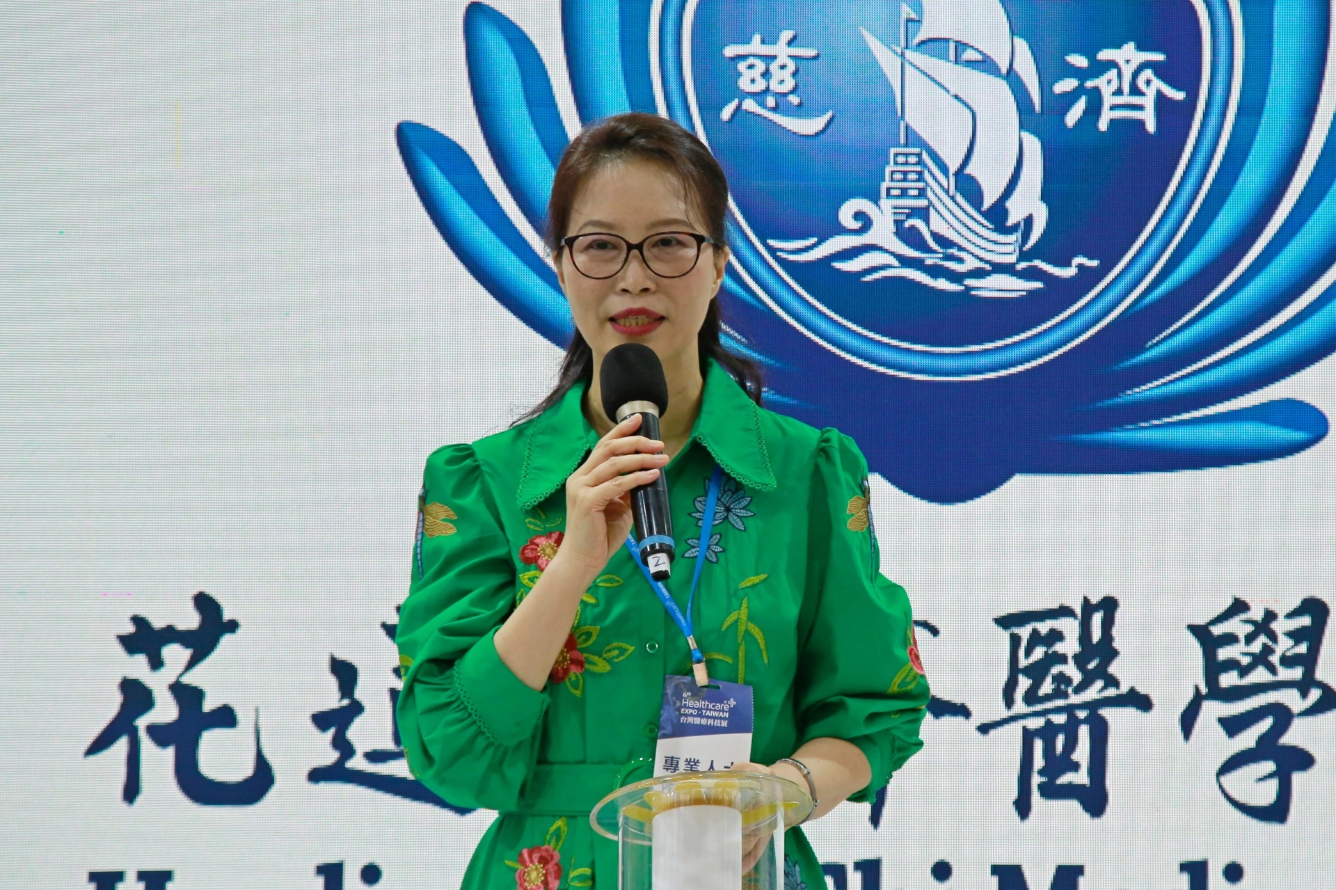 麗晶診所劉麗琳院長表示，花蓮慈院在林欣榮院長的帶領下，在台灣細胞治療領域的成果是有目共睹的，除了有臨床醫療團隊，包含細胞培育與研製方面，也有先進的GTP實驗室與專業的基因暨幹細胞研製中心團隊，很高興有這個機會能與花蓮慈院合作。