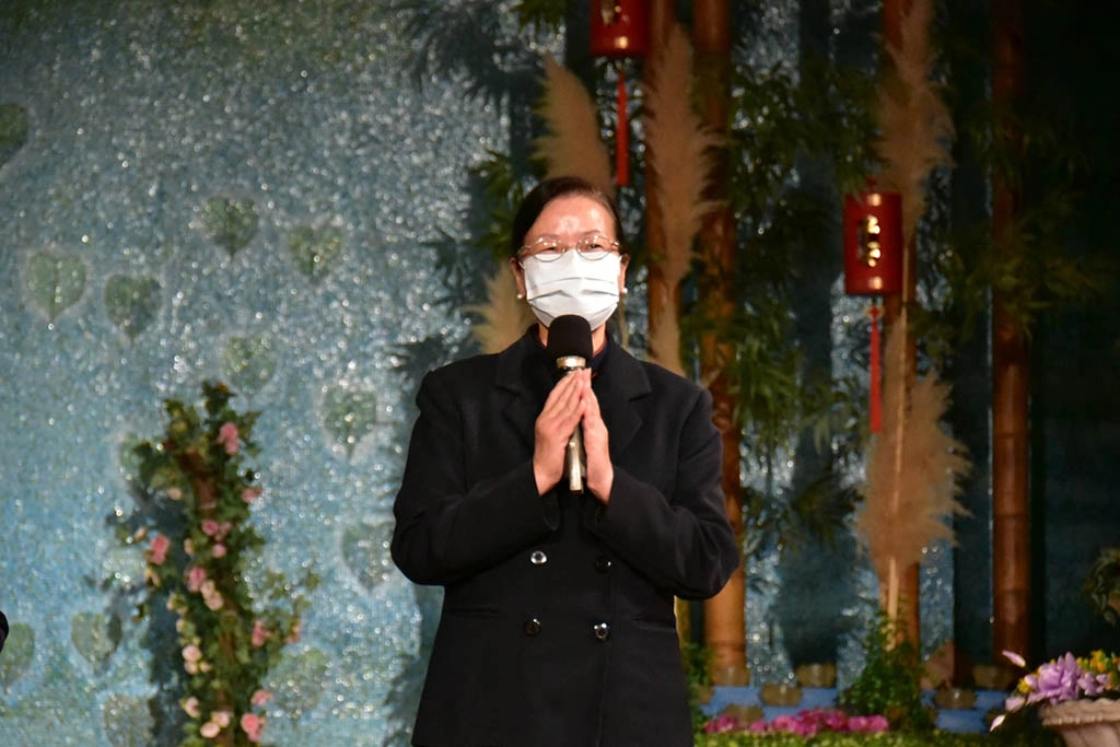 服務滿二十年的慈懿會楊密媽媽分享陪伴孩子的過程中，也無形訓練自己的勇氣與毅力。