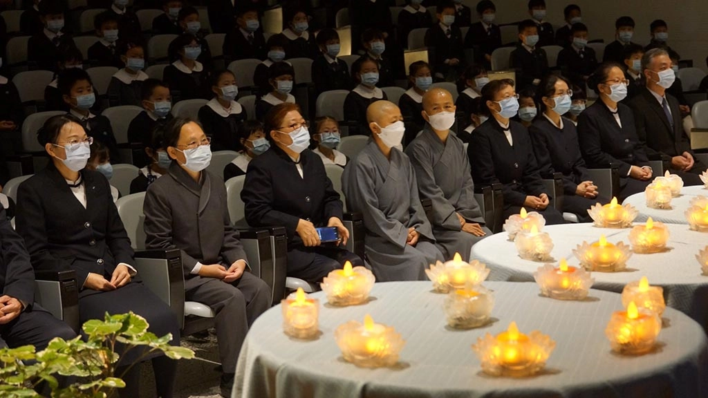 師生透過大藏經回顧2022、盤點並省思過去的每一天