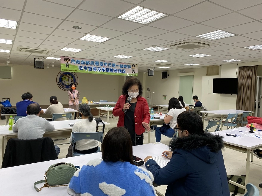 移民署偕新住民「牽手」 尋找愛的真諦-向對方說謝謝活動。