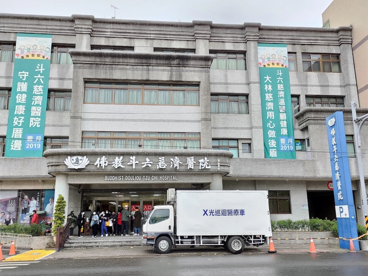 雲林縣111年度第一場整合性篩檢，斗六慈院、大林慈院合作雖然天寒，外面冷颼颼，但是裡面很溫暖，大家的內心暖呼呼。