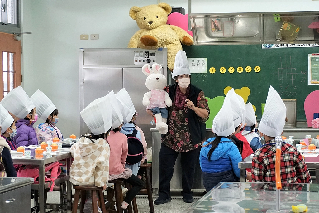 外師Connie以Bear為主題讓學生在歡樂氣氛中學習英文。