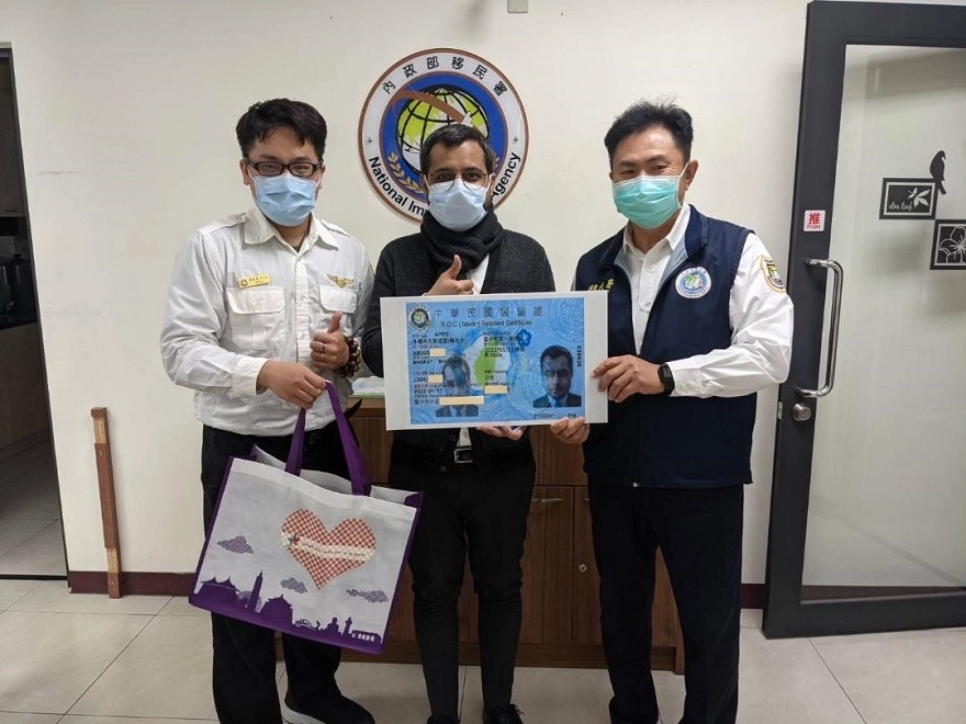 恭喜印度籍工程師BNARAT BHUAHAN取得梅花卡。