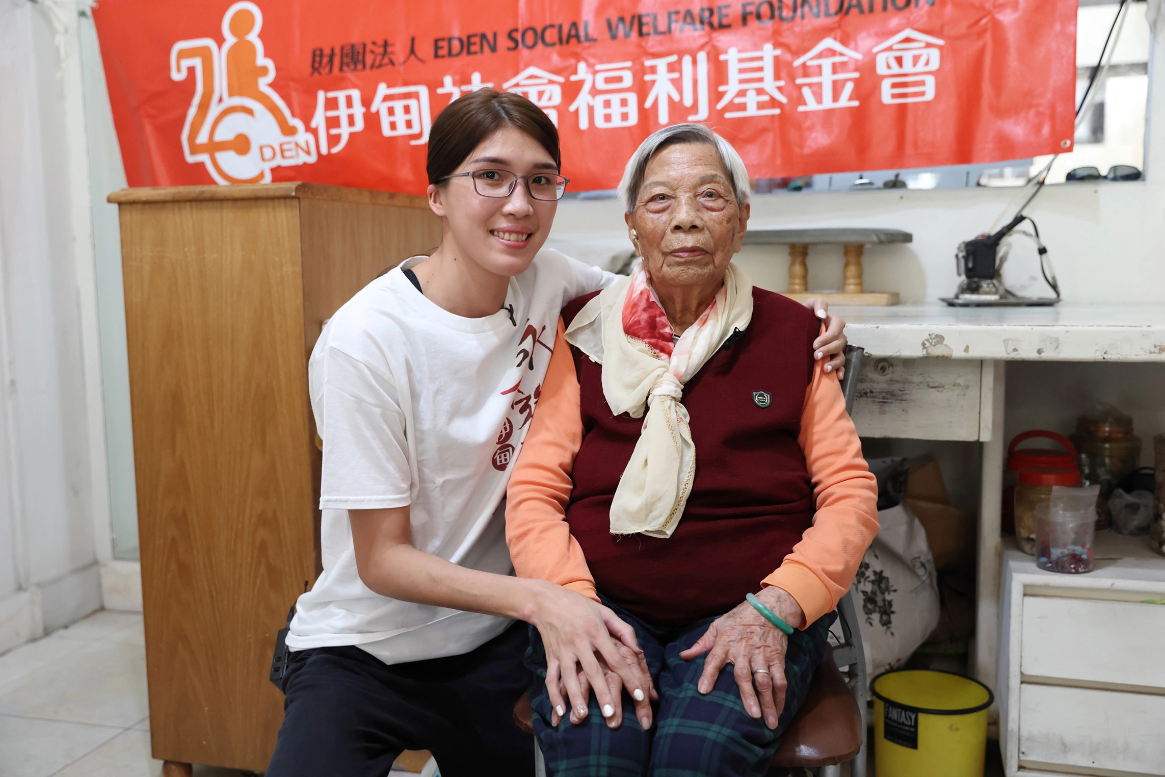 雖然訓練行程密集，但黃筱雯特地抽空前往雲林北港跟97歲的鄭阿嬤一起圍爐。