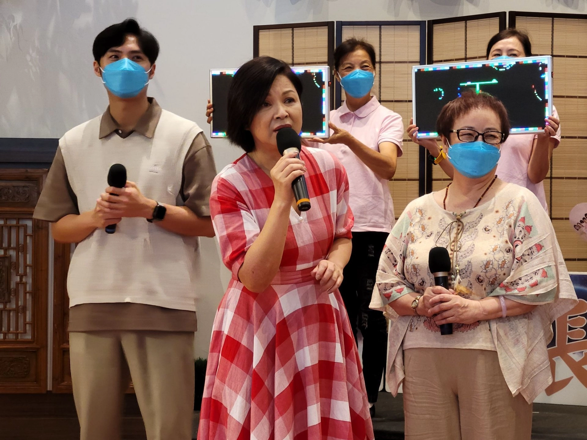金馬獎女主角楊貴媚與金馬獎製作人陳秋燕為《天下第一招》站台