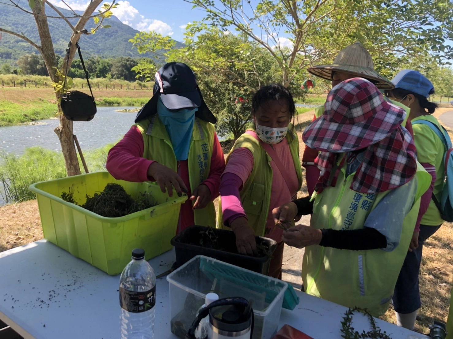 水巡守隊志工種植原生種植栽