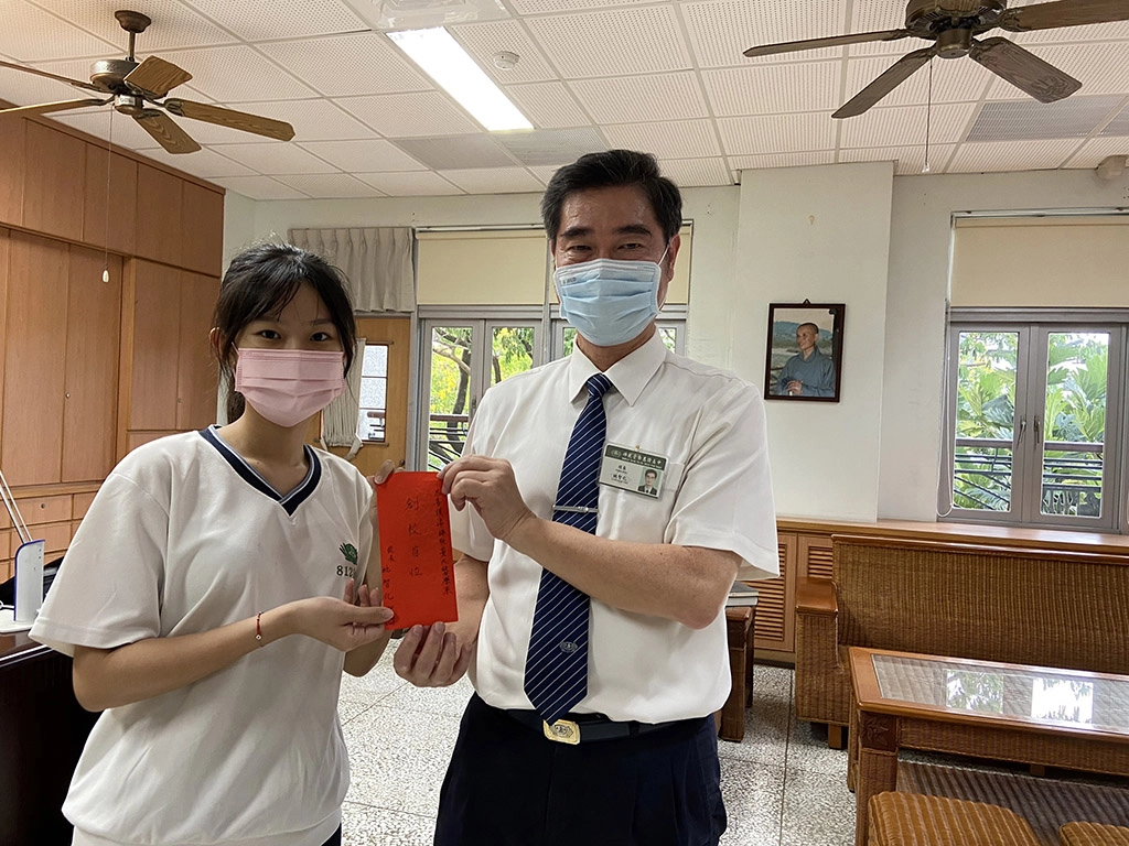 校長勉勵棋淳莫忘初衷，志為人醫擴大愛。