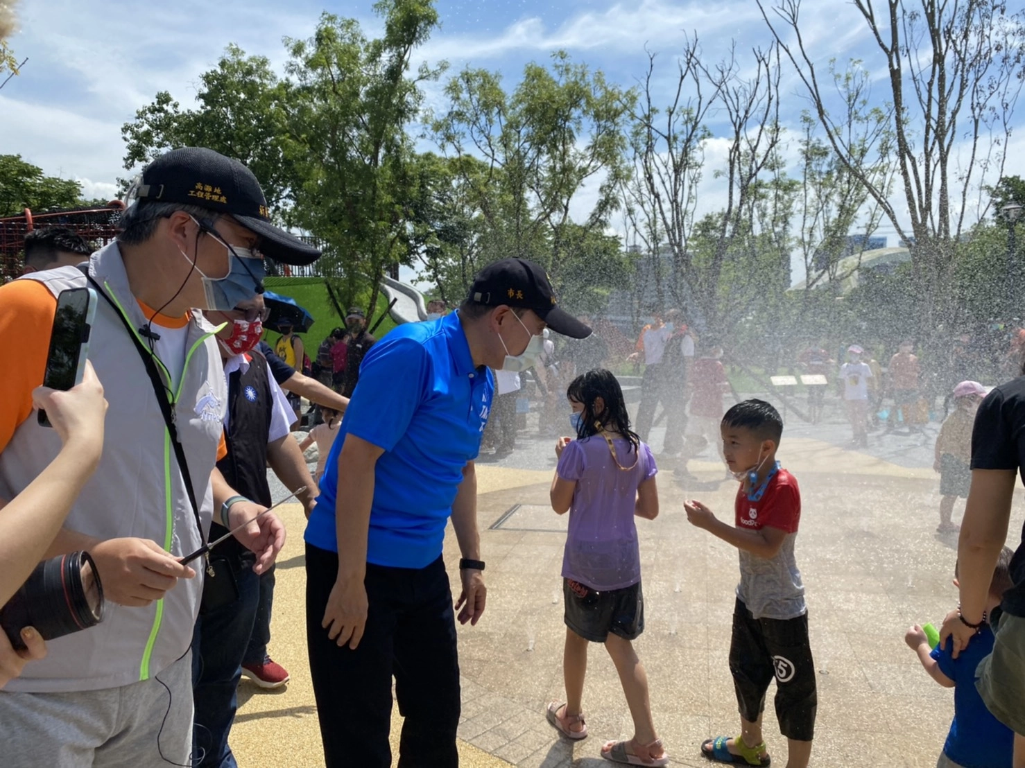 場內噴水時間為5月至9月，每日早上9點至晚上7點，每30分鐘噴水15分鐘。