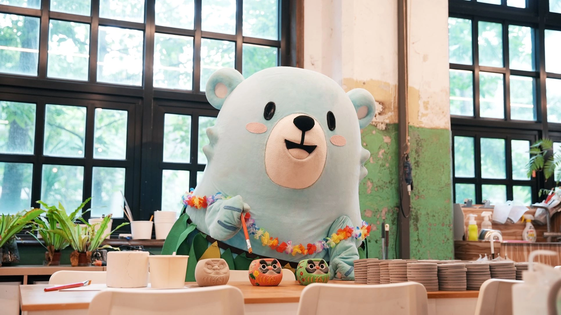 松山文創園區夏日導遊「熊寶」夏日導遊熊寶陪您體驗療癒手作課程