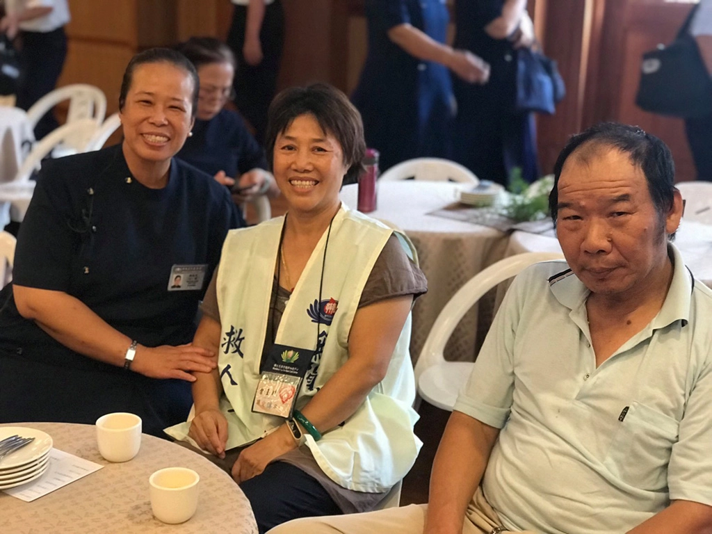 曾玉珠女士(中)為兩次配對成功，救了兩個人。