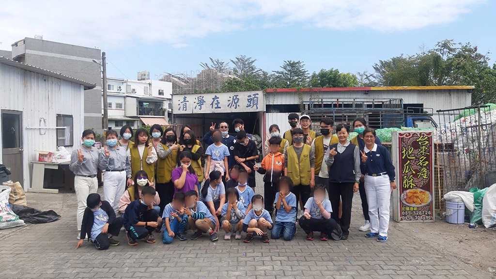 植樹312環保分類體驗人文營，張福松老師說勿忘背後付出的環保大地志工，最重要的清淨在源頭要落實。