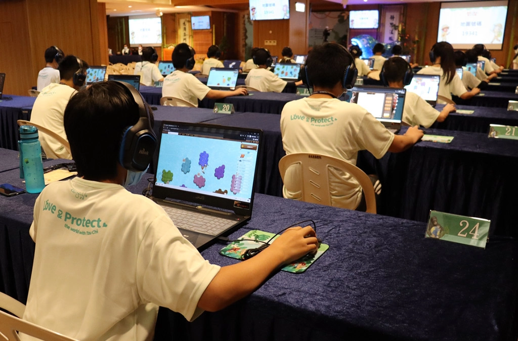：慈濟基金會表示，這場競賽結合環保與防災的議題，透過PaGamO系統的遊戲方式，讓孩童快樂學習。