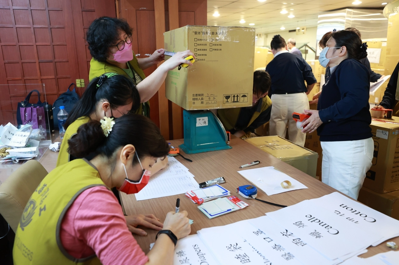 由外交部公布的接受物資項目中，大致區分為民生用品、醫療器材、乾糧食物、婦幼品項，其中也有接受相關藥品捐贈。