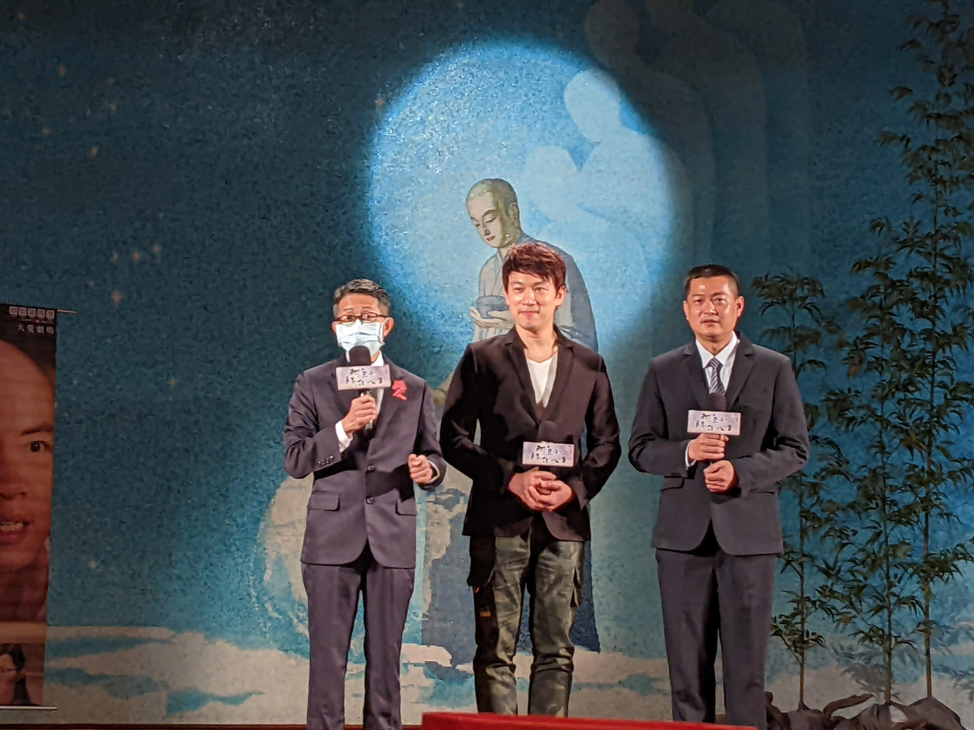 主持人黃添明、李政穎(中)與《阿良的歸白人生》故事本尊高肇良。