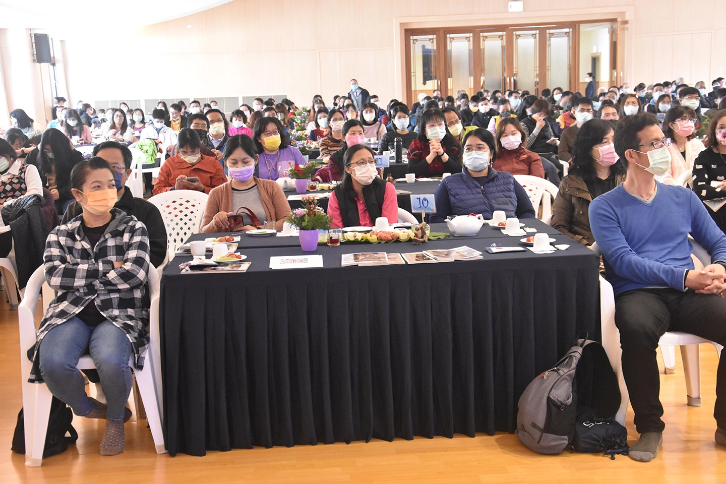 3月30日下午在慈濟大甲聯絡處舉辦「海洋台灣講座」，共有來自台中市大甲區12所學校共362位師生參加。(圖為慈濟基金會提供)