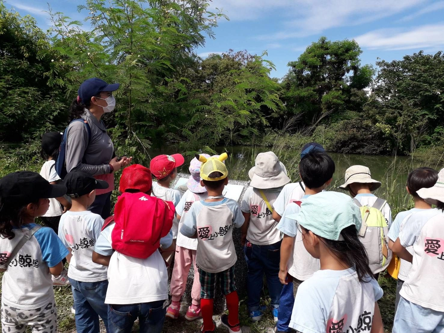 臺東縣小鯨魚非營利幼兒園走訪太平溪人工溼地。