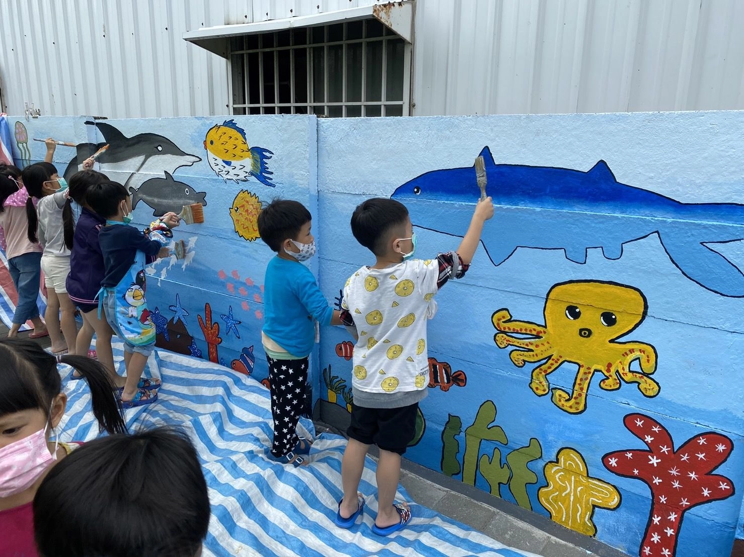 臺東縣小鯨魚非營利幼兒園-美感藝術結合海洋生態。