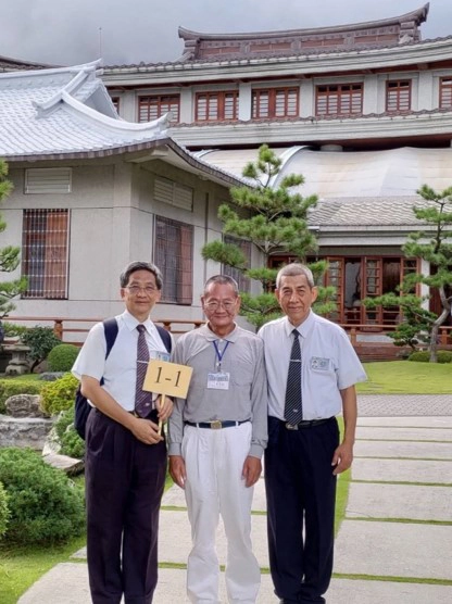 謝添財老師出獄後改過遷善，在慈濟志工的陪伴下成為手心向下的人。