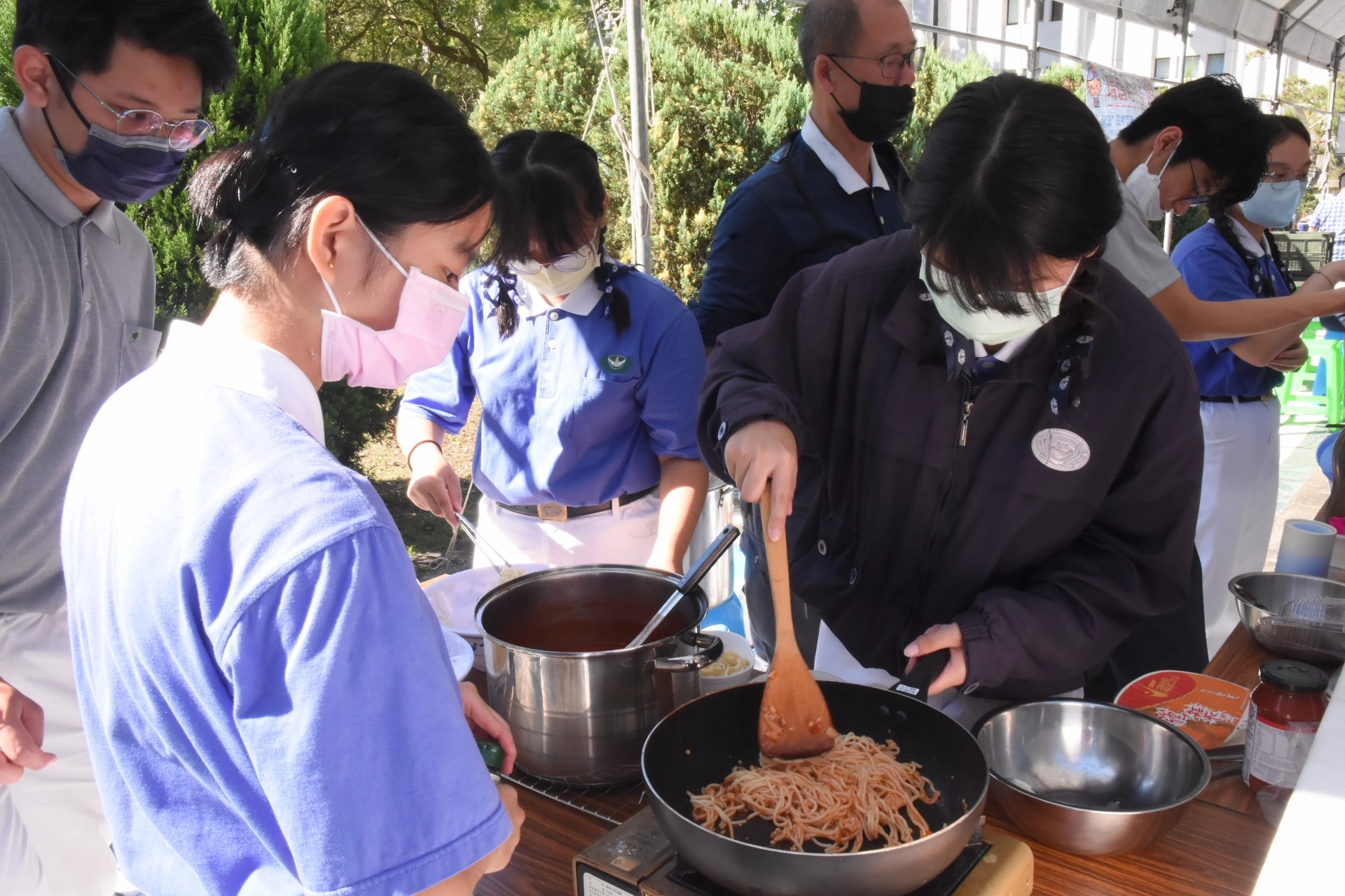 慈青社販售素食義大利麵。