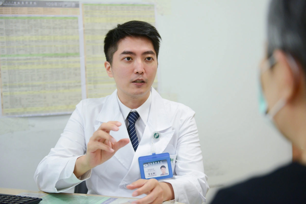 李京軒醫師看診示意照。