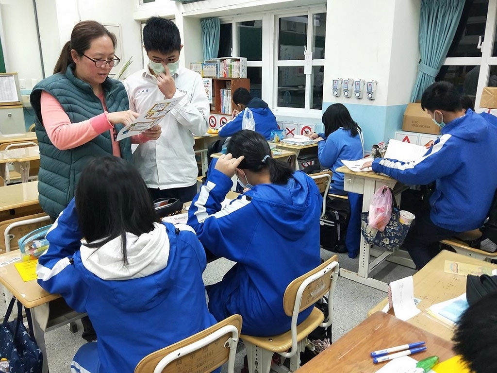 陳台瓊協助特教生在輕鬆歡樂的氛圍中打破學習障礙，建立起自信心。