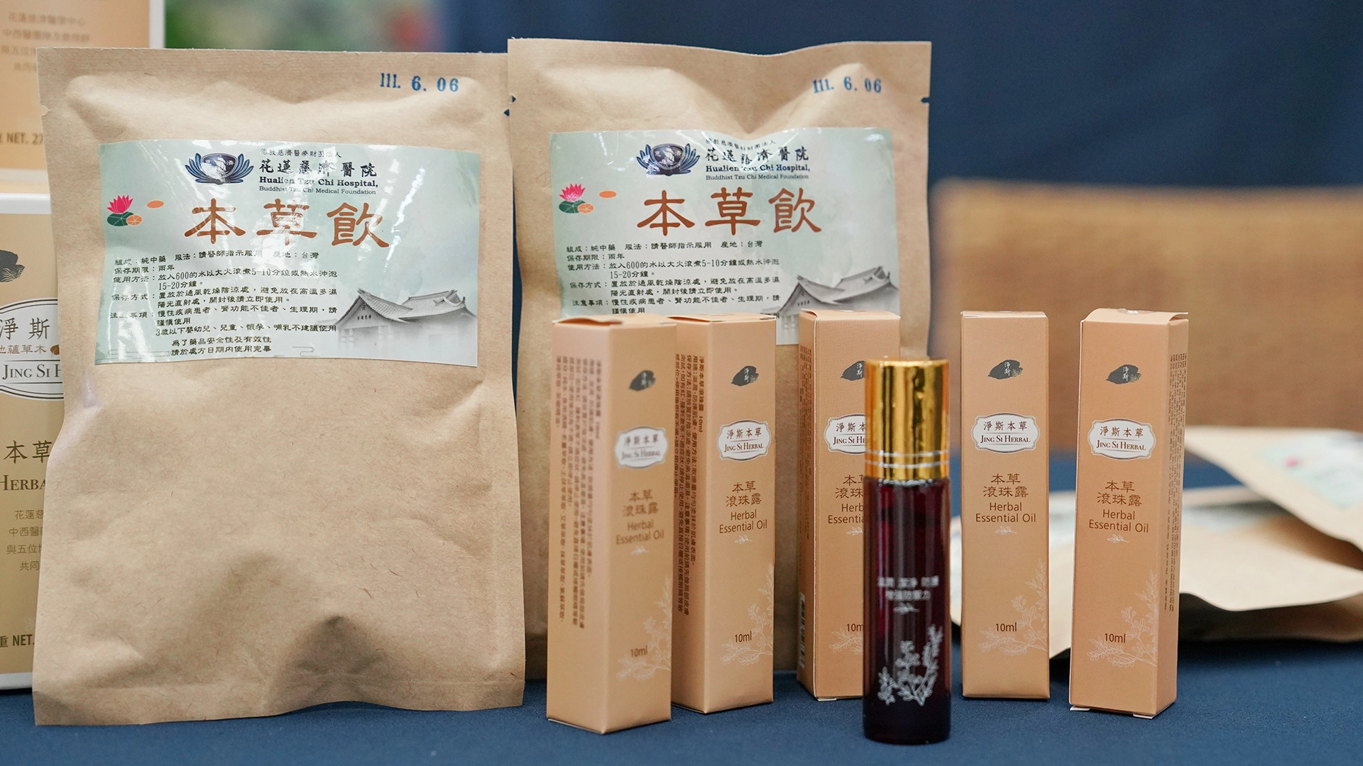 花蓮慈濟醫院中醫部、心血管暨粒線體相關疾病研究中心團隊，進一步深入探討中草藥複方淨斯本草飲和淨斯本草滾珠露的加成作用，抑制新冠病毒感染高風險糖尿病小鼠，並發表於《Frontiers in Pharmacology》(藥理學先驅期刊)。