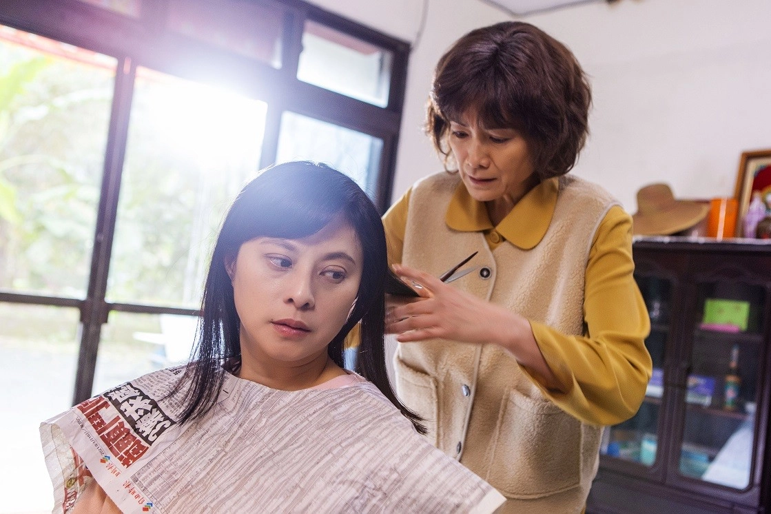 胡利(左)以《你好，我是誰》入圍2022亞洲電視大獎最佳女配角