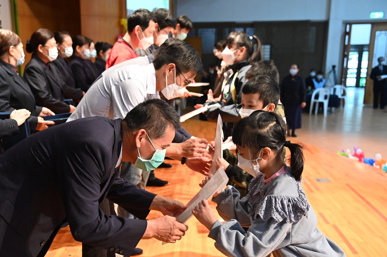 宜蘭慈濟舉辦新芽獎學金頒獎典禮，10月29日上午在慈濟羅東聯絡處舉行。(圖為慈濟基金會提供)