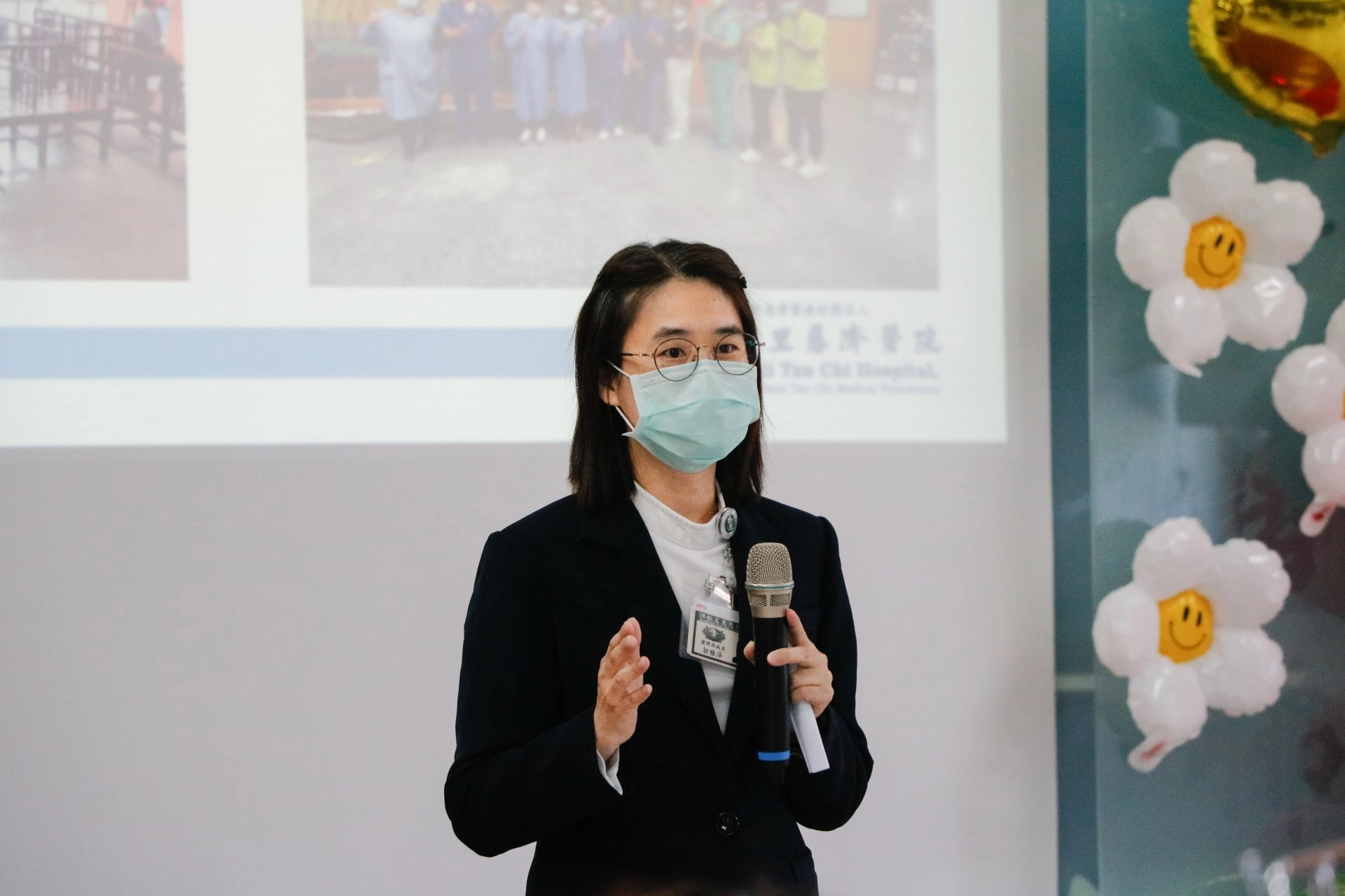 當天「大傷指揮官」的護理科郭雅萍主任說在大傷啟動當下看到全院同仁對這家醫院和這塊土地的愛。