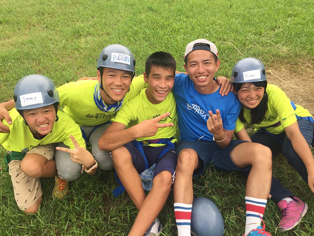 施政延主任（藍衣）青少年培力服務。