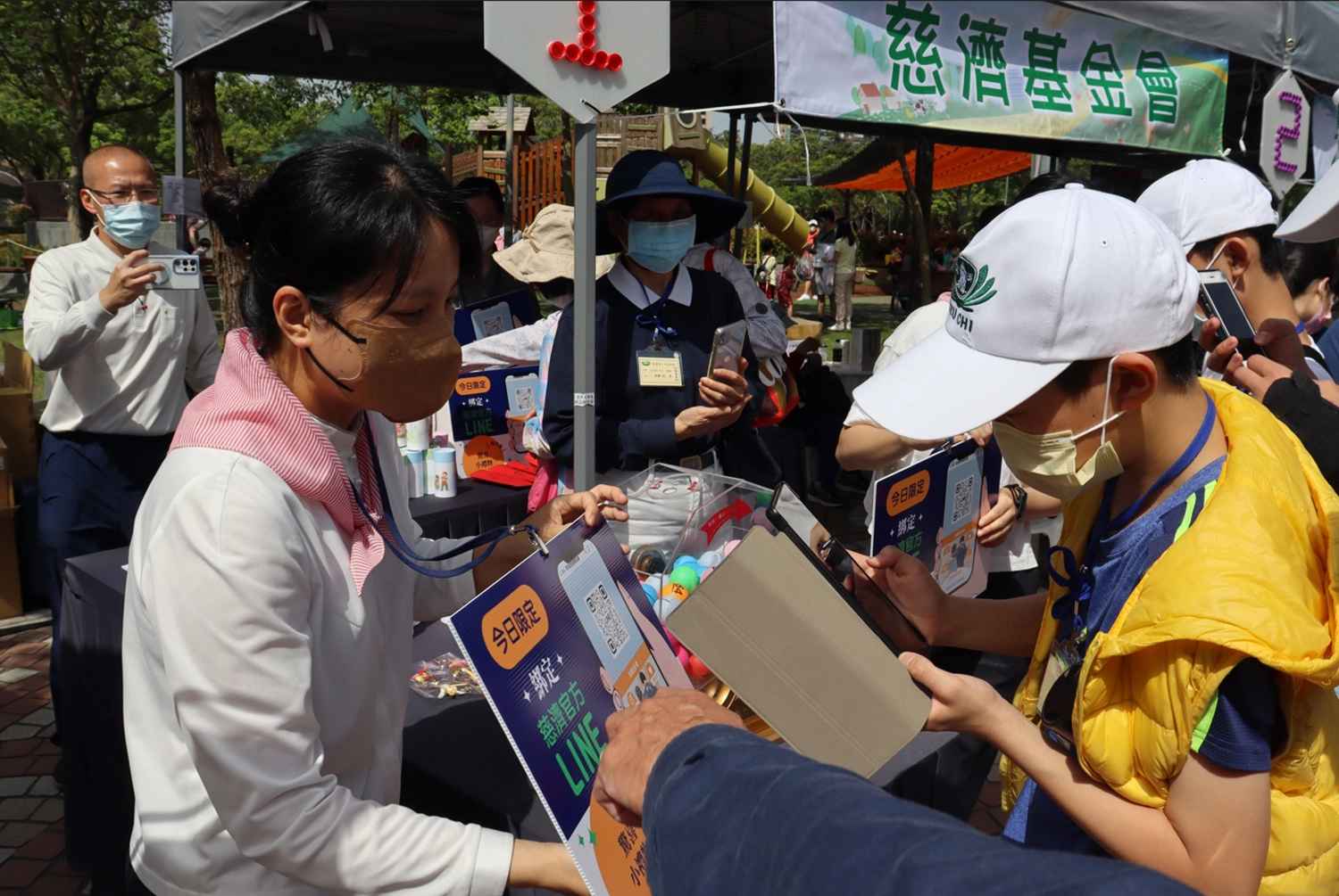 活動規劃環保教育互動主題、大地遊戲分站闖關。