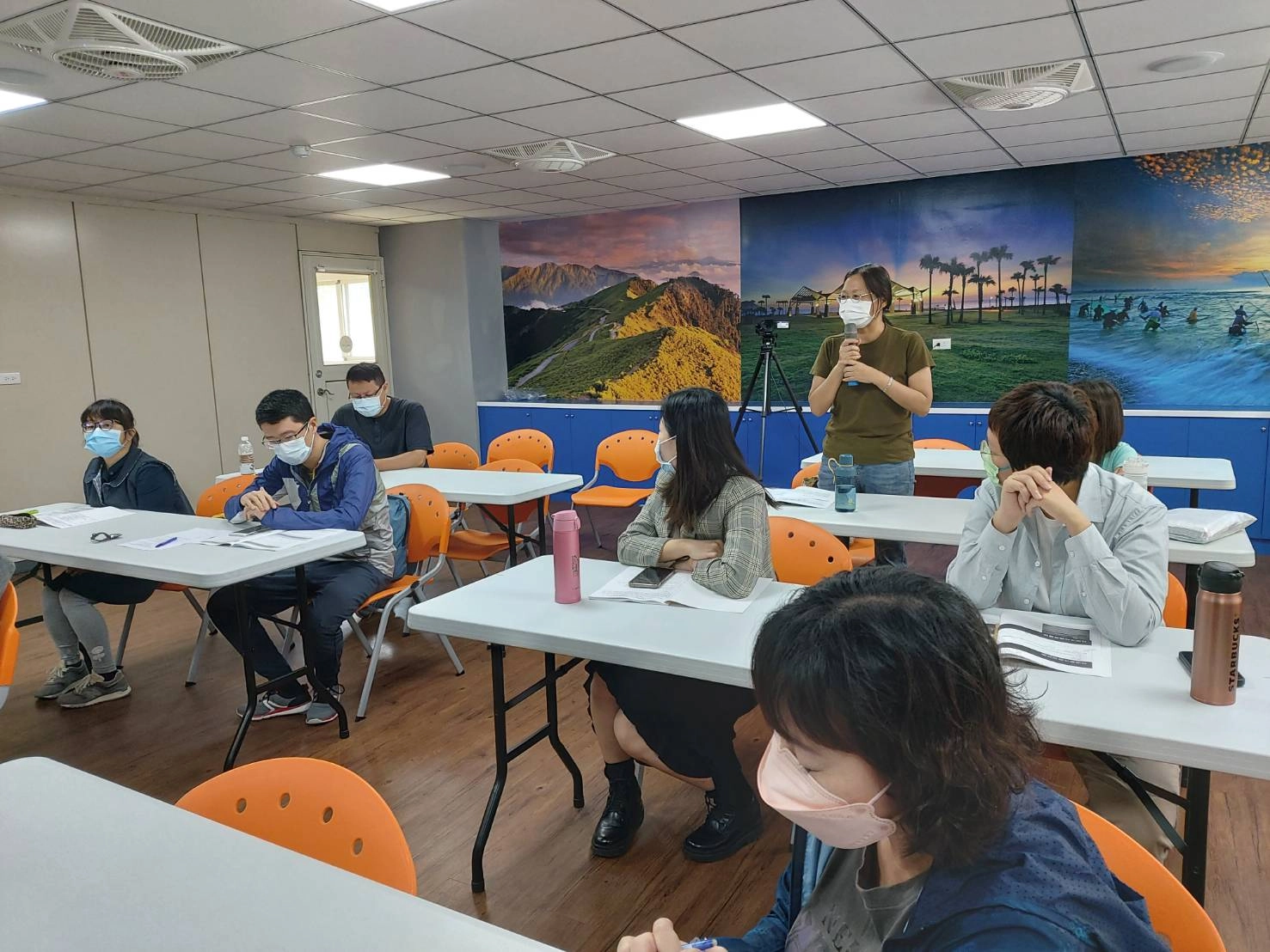 花蓮慈院精神醫學部曹秋琴社工師分享加入此項服務的想法。