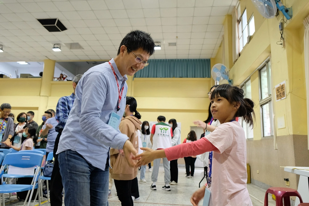 認養人與認養童相見歡