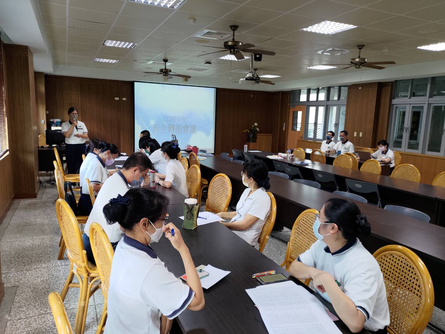 班級關懷超前部署:新舊導師一對一轉銜會議