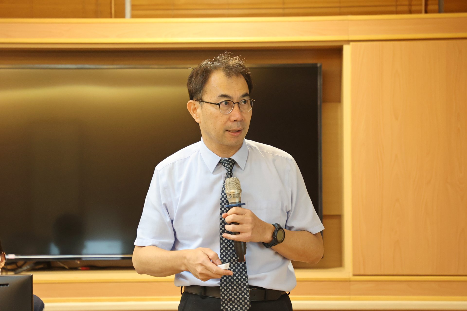 林文德教授表示計畫評估應有完整規劃,鼓勵創造新的照護模式,將醫療服務覆蓋到更多角落,幫助有需求的民眾。