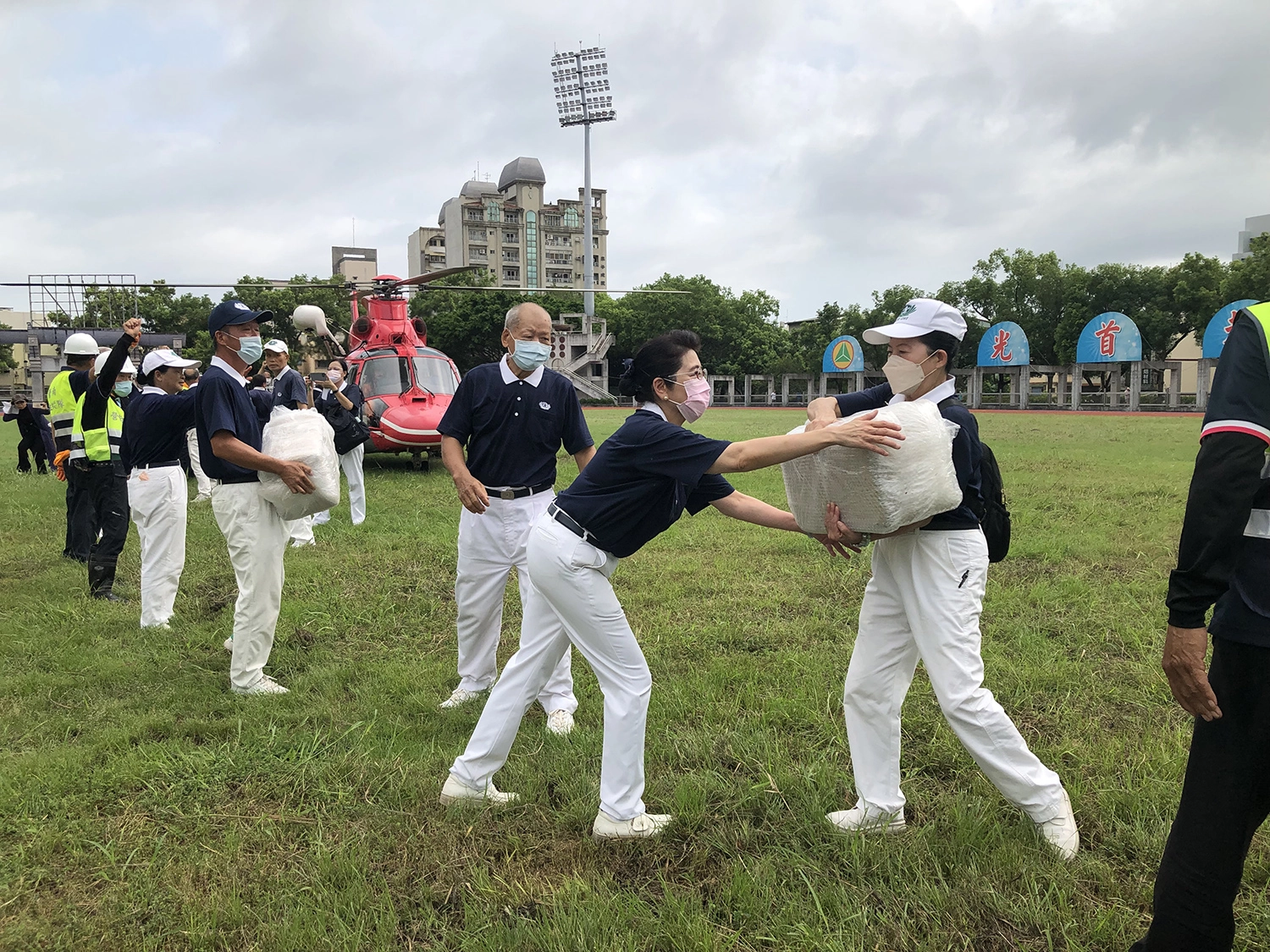 南投縣府提出物資空中運補需求約2噸，慈濟及時提供1.7噸物資。(圖為慈濟基金會提供)