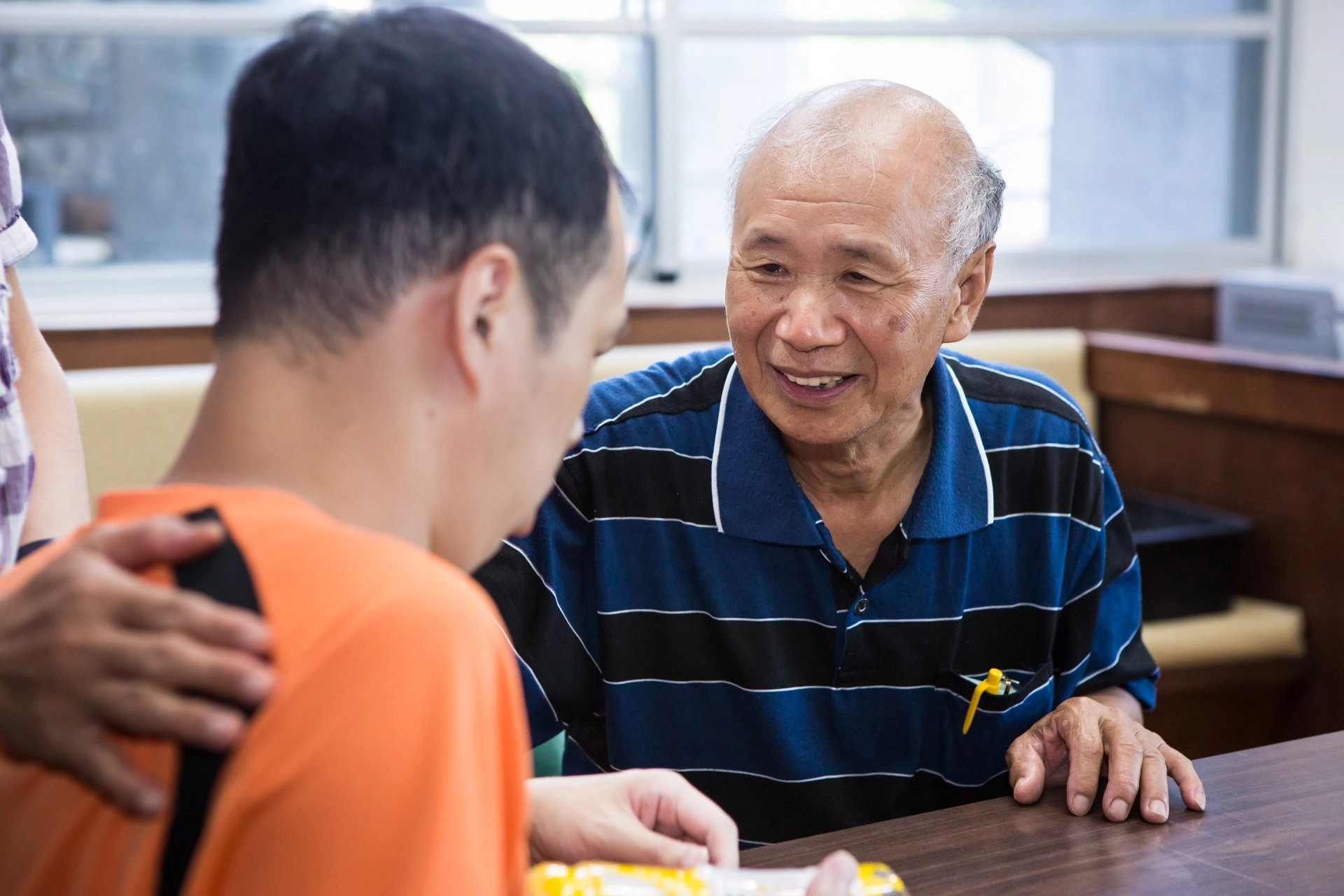 74歲的榮貴爸爸期盼，未來如果伊甸可以代替自己照顧兒子，是再好不過的事了！