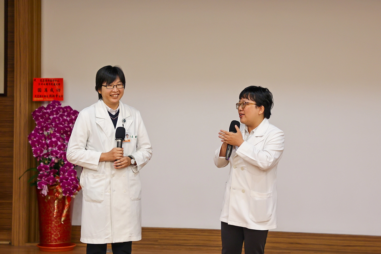 張簡媜鶧感恩陳怡真醫師帶領她更加深入認識中醫，從問診的醫師到學姊，一路走來，陪伴並見證她從病人成為醫師的成長。
