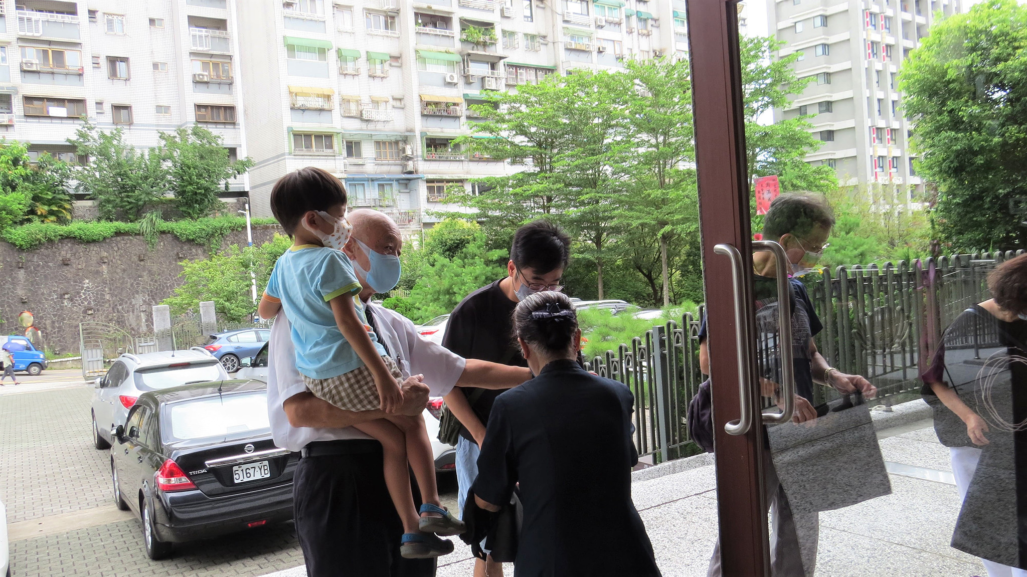 周末午後,基隆鄉親闔家前來靜思堂參加音樂饗宴