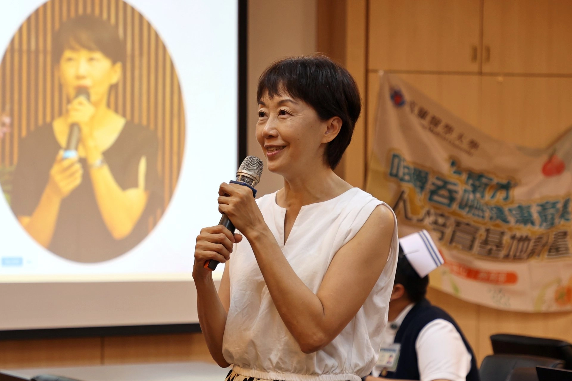 周傳慧科長指出，目前口腔醫療政策強調落實長照政策的參與，感恩花蓮慈院心蓮病房用心守護病人生命尊嚴，也期望透過合作，提供末期患者更舒適的照護環境。
