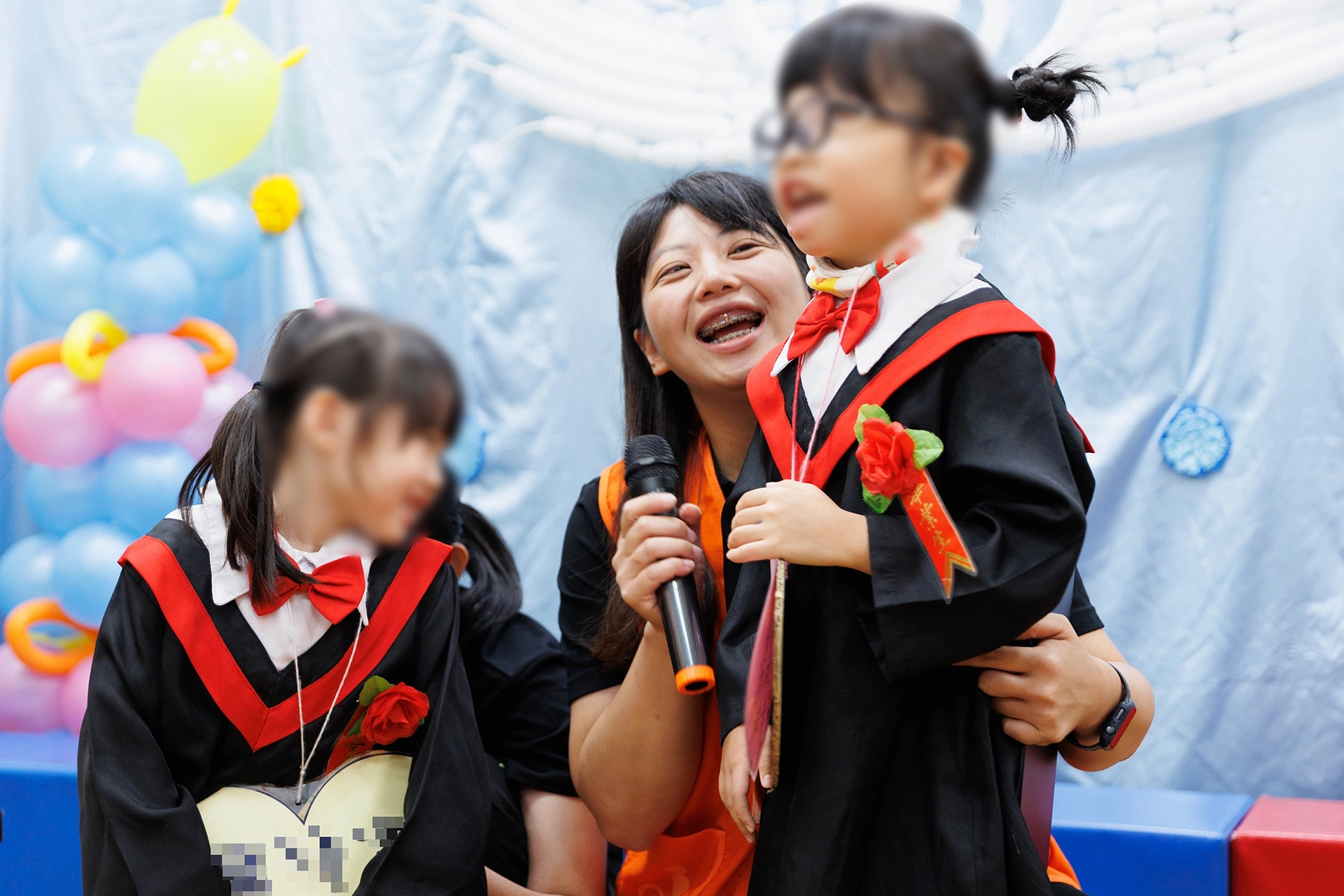 慢飛天使們即將從婦幼家園畢業，迎向全新的環境及挑戰，伊甸老師們給予滿滿祝福與關心，期許孩子們未來可以勇敢前行。
