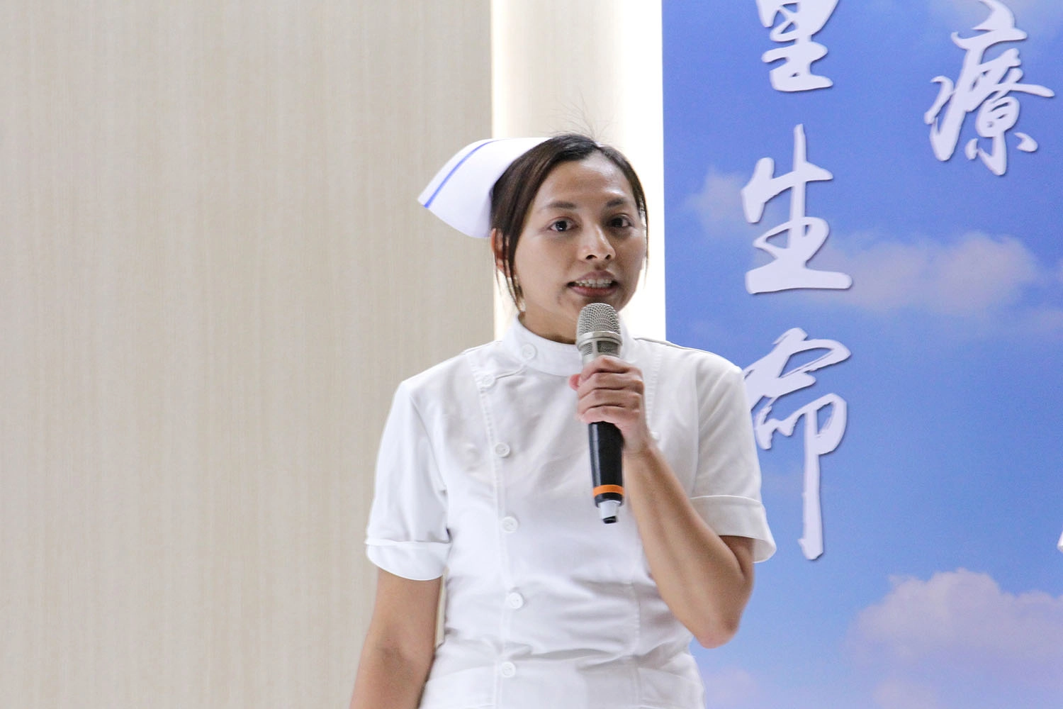 被阿福稱作「Go歡」阿姨的兒科病房副護理長宋景歡說，每個病童都像是自己的孩子，視病如親早已落實在每天的照護生活中。