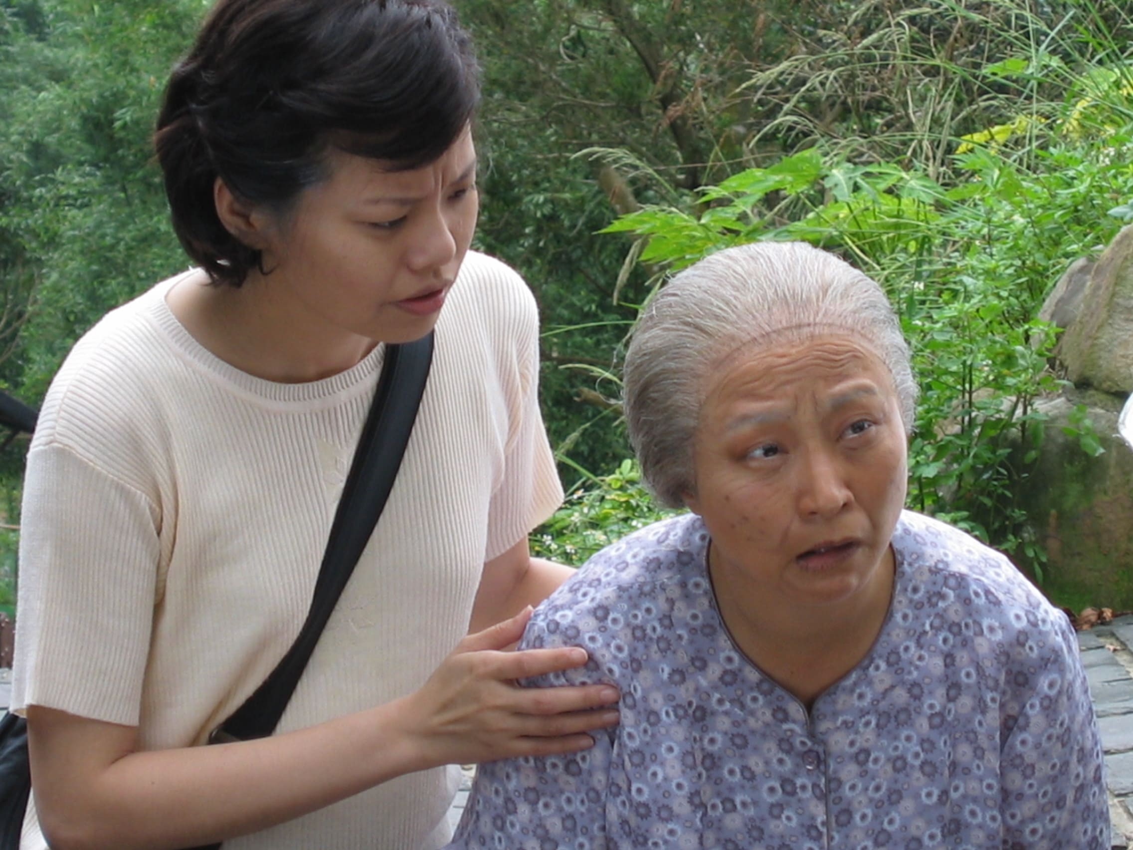 楊麗音近身觀察高媽媽加上自己外婆，融合演出《草山春暉》。