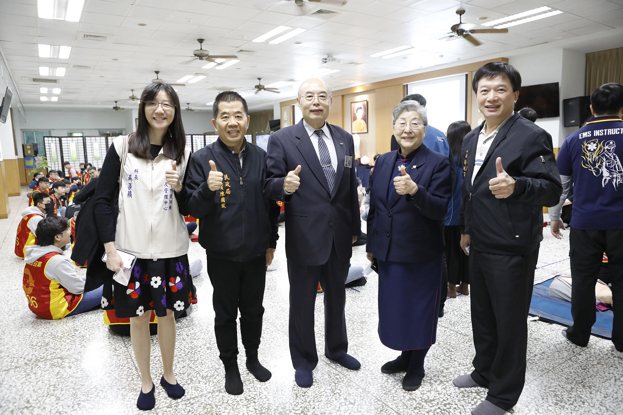 慈濟志工陳火全(惟沐)說：板橋園區一直以來積極配合政府活動的舉辦，這次的役男教召，志工人力全力支援，希望善盡社區道場接引大眾的功能，讓更多人走進園區，與社會作善的互動聯結與接引。
