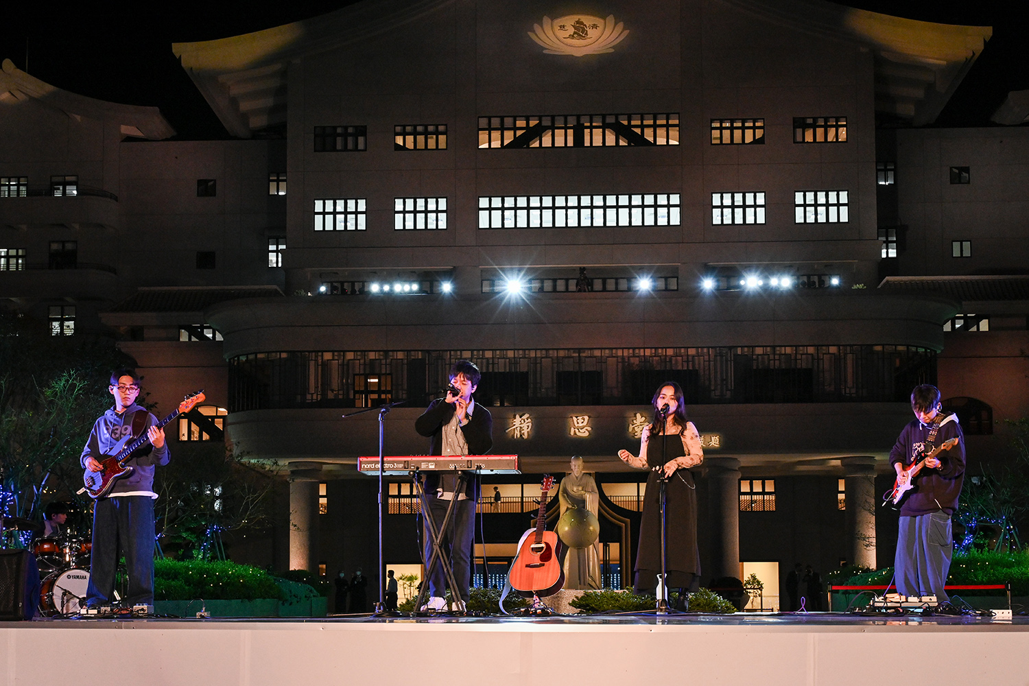 入圍兩屆金曲獎的守夜人帶來動人歌曲。