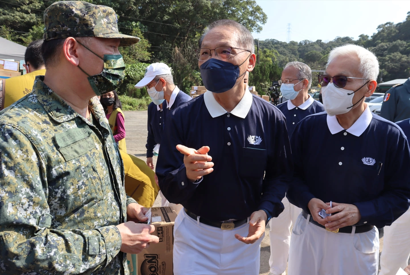 國軍2月13日起至15日止，預計每天可幫忙運送逾兩千箱各類物資。