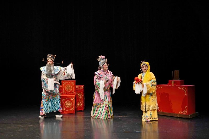圖為【漢陽北管劇團】演出福路派經典好戲《敲金鐘》。