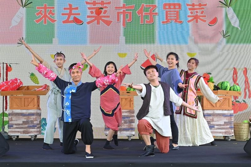 「2023世界母語日—國家語言生活節」18日起盛大舉行，鞋子兒童劇團帶來開場表演。
